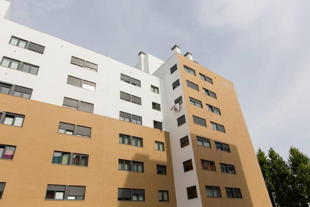 Apartment World In - B. Prata