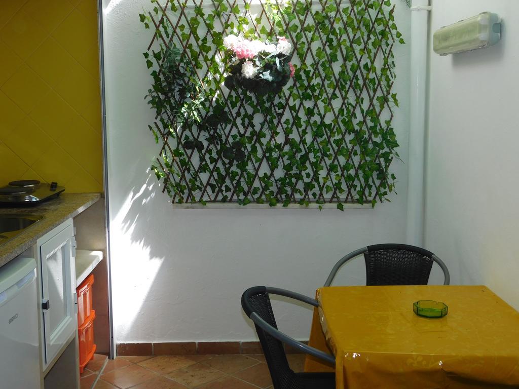 Dinas Guesthouse Lagos