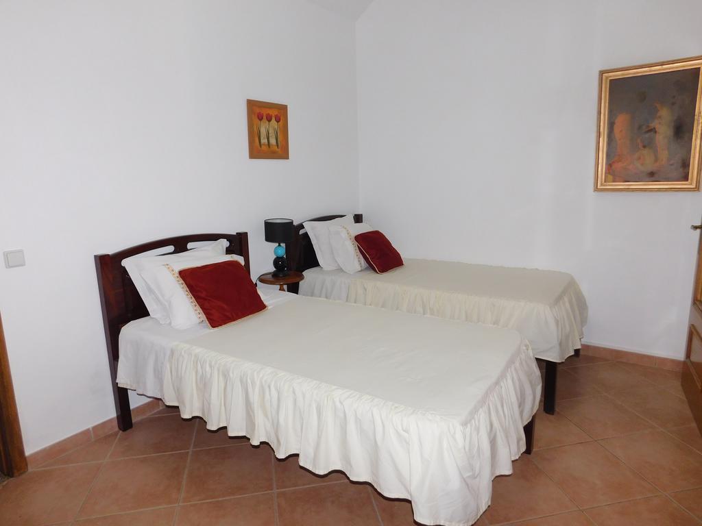 Dinas Guesthouse 3*