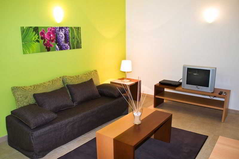 Aquamar Aparthotel 3*