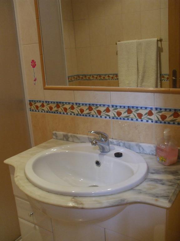Guest house Dinas Guesthouse 3*
