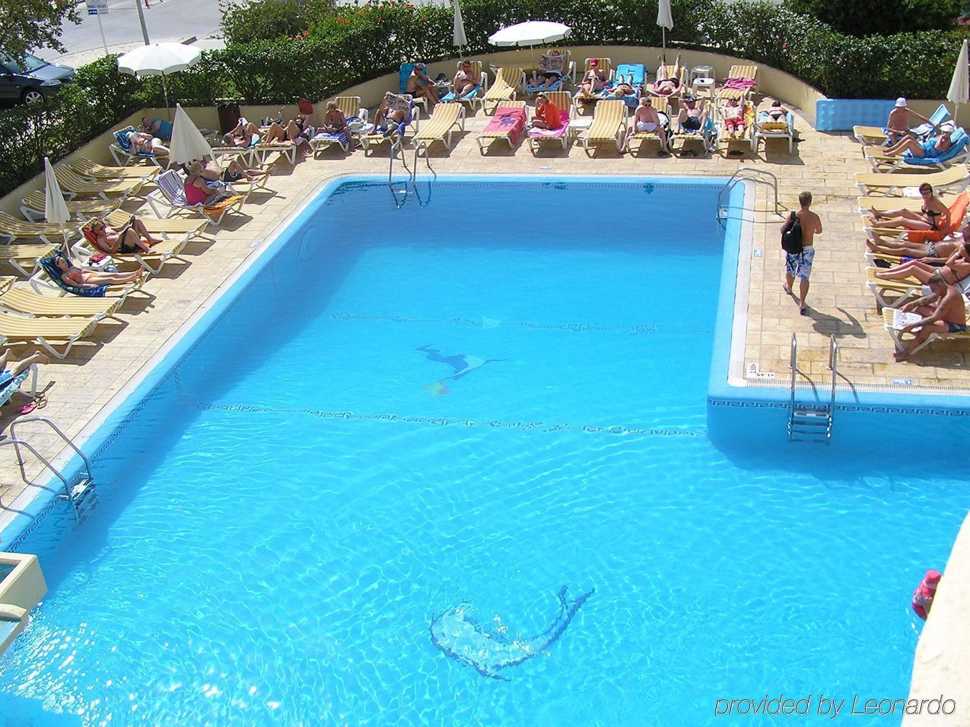 Cheerfulway Alba Aparthotel