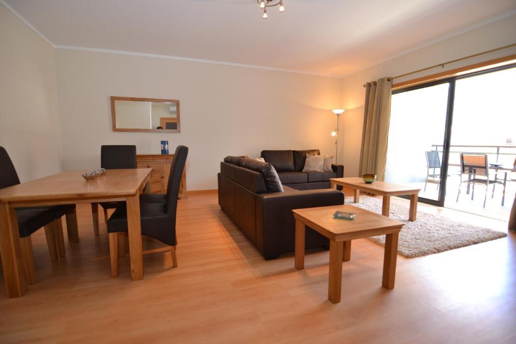 Apartment Privilege Folha De Louro With Rooftop Pool, Village Marina -
