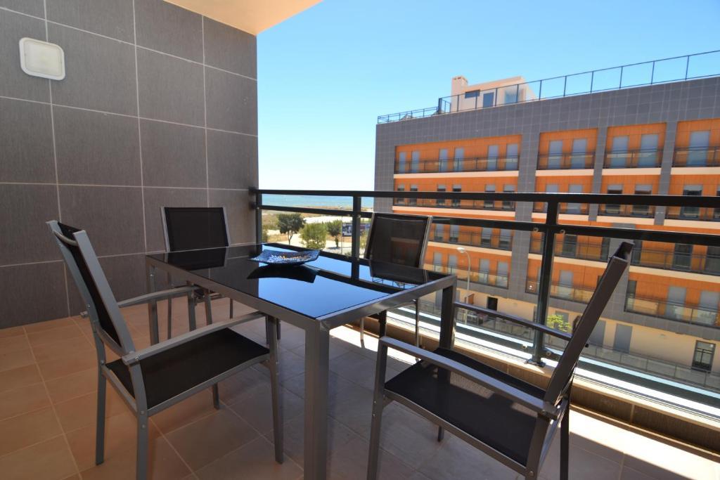 Privilege Folha De Louro With Rooftop Pool, Village Marina - Apartment
