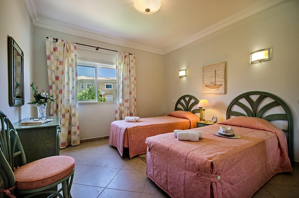 Luz Casas- 44 Fairview Village Boavista Lagos