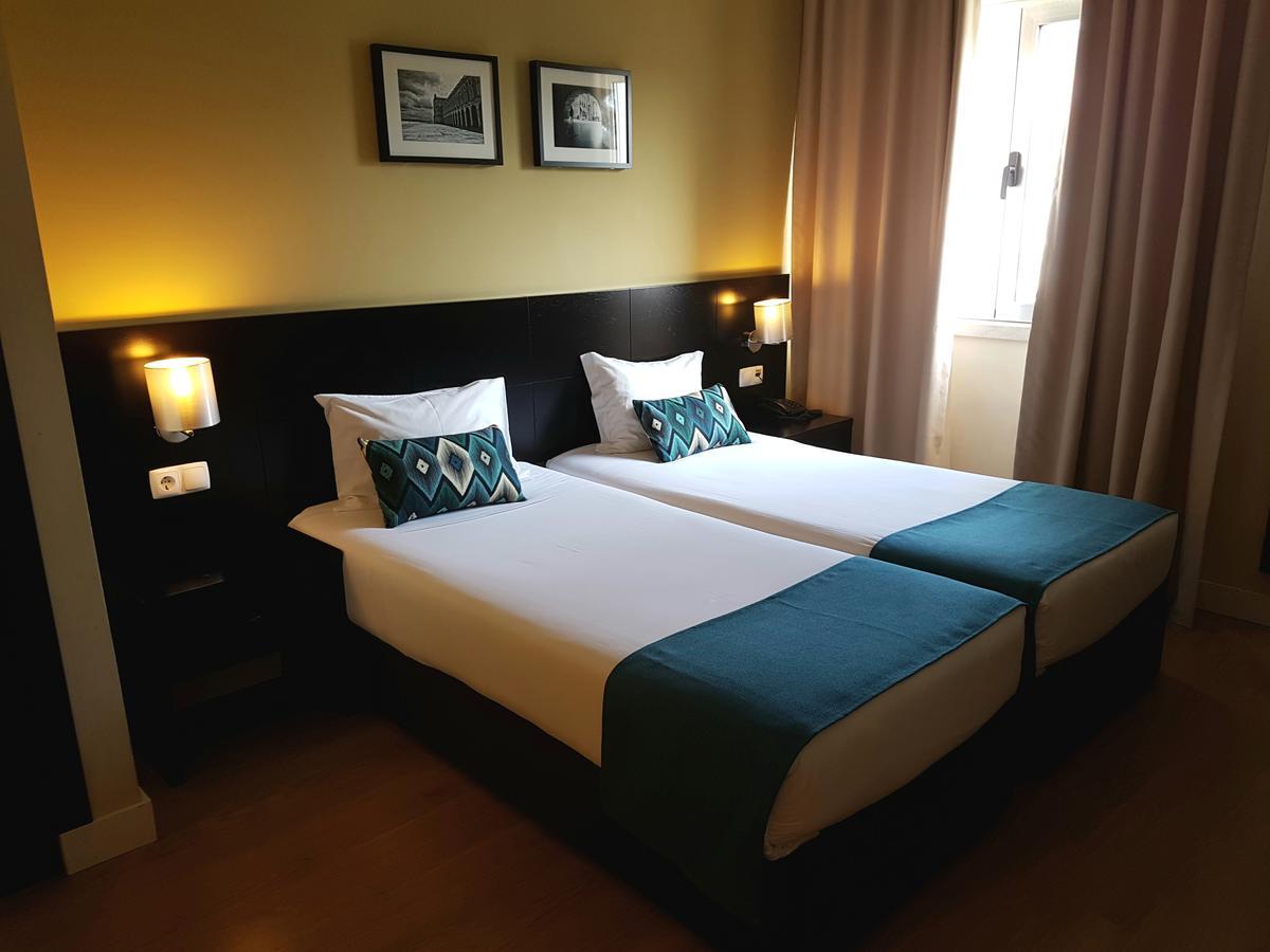 Hotel By 3*