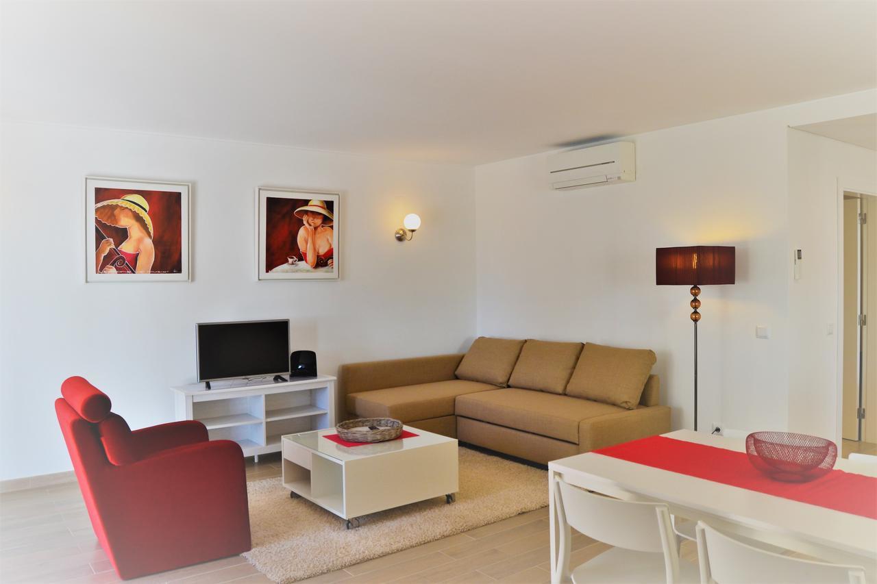 Vila Bella, Meia Praia, * Lagos