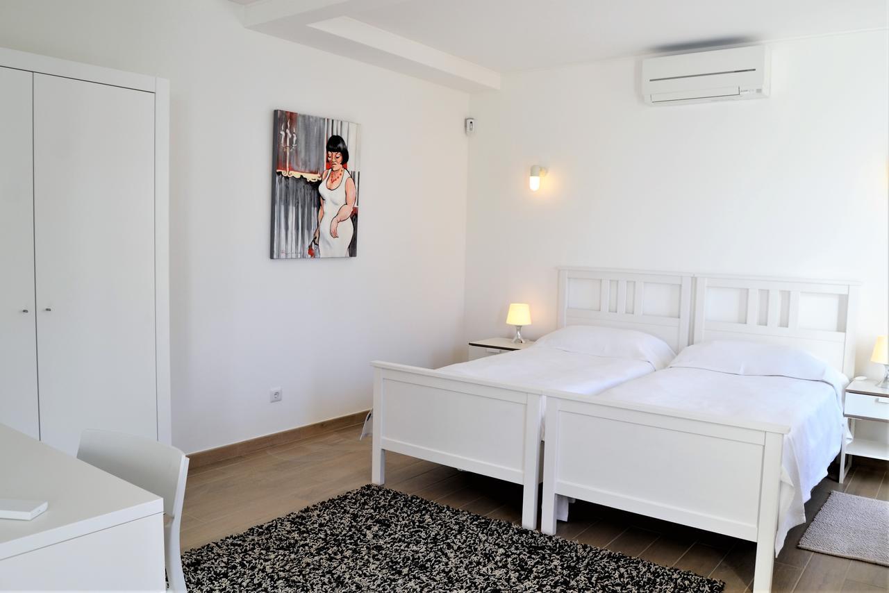 Vila Bella, Meia Praia, Apartment