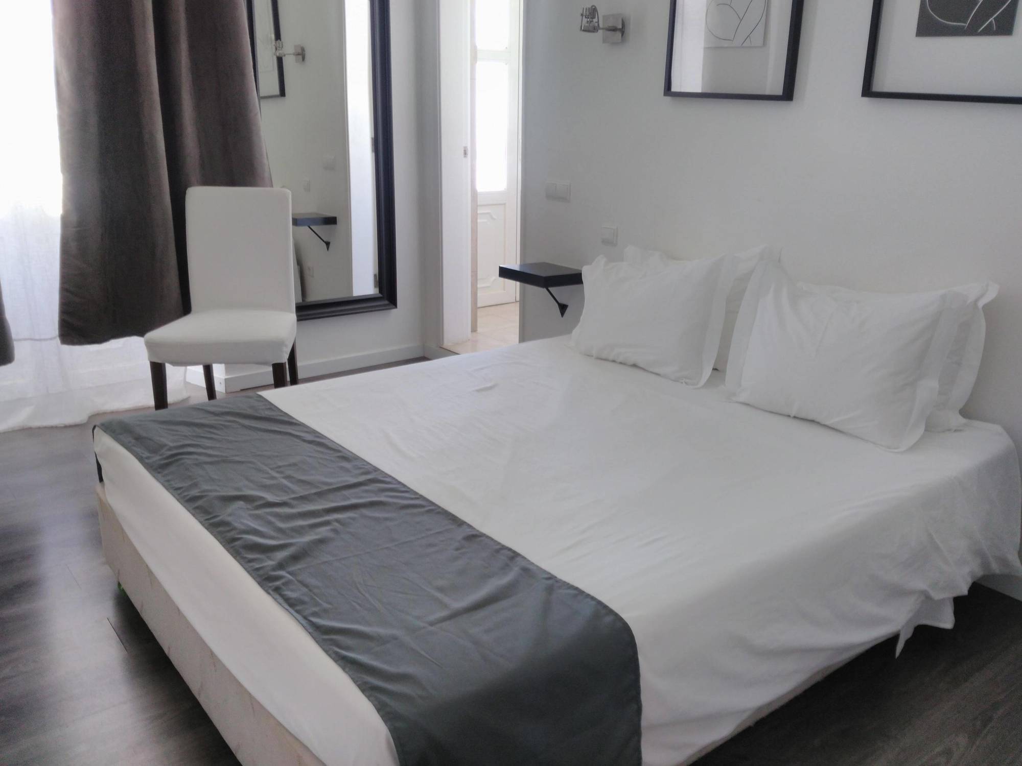 Hotel By Kavia 2*