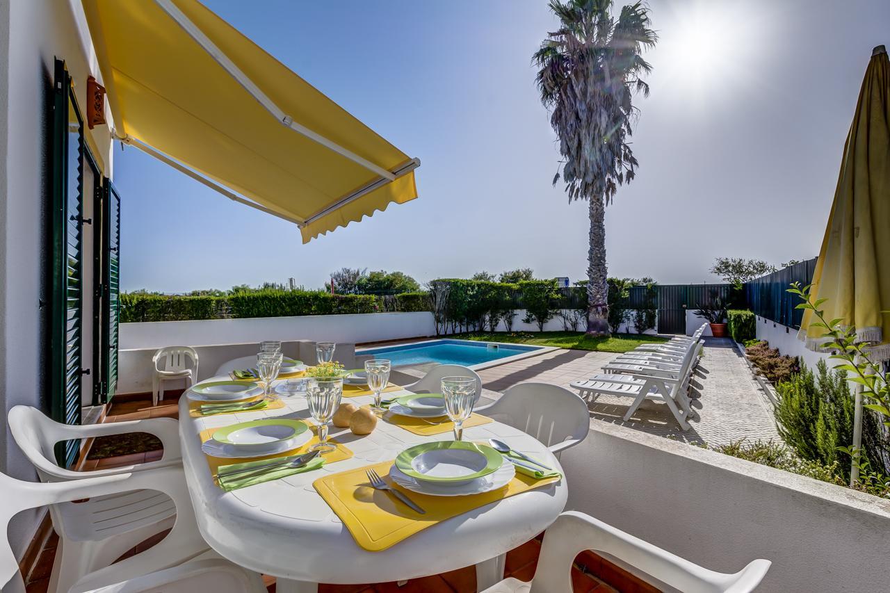 Bougainvilleas - Private Pool And Parking, Nearby