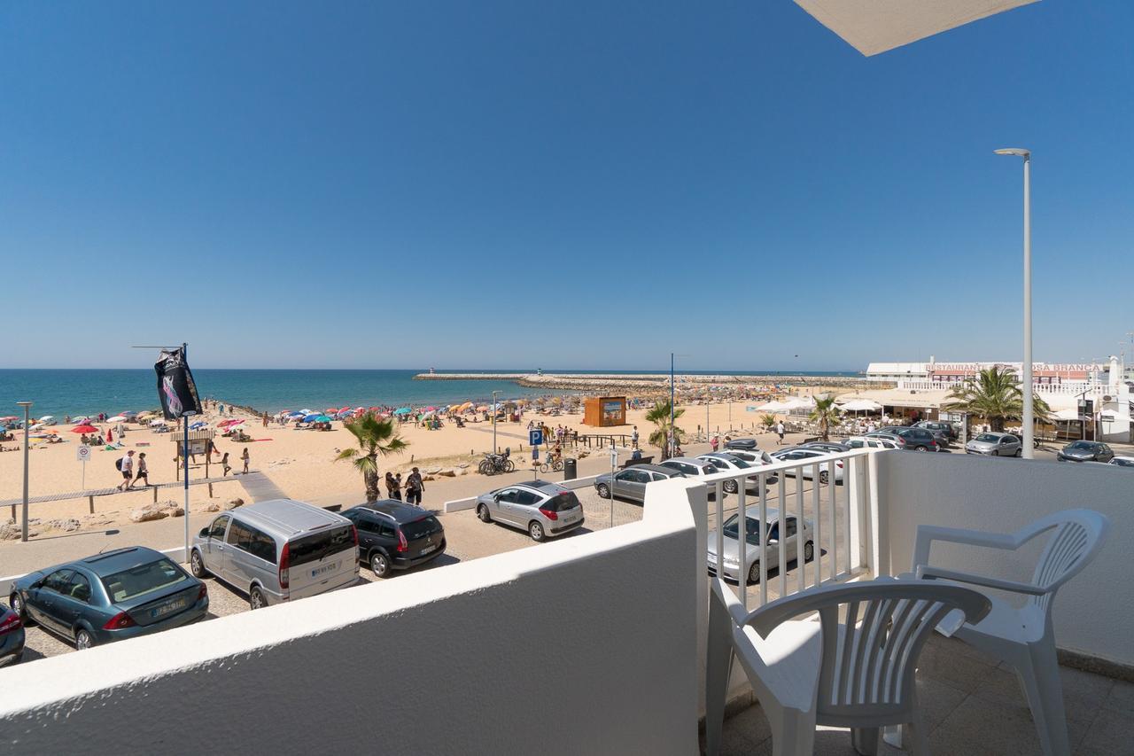 T2 Avenida- Frente Mar, Ar-condicionado, Wifi Apartamento Quarteira