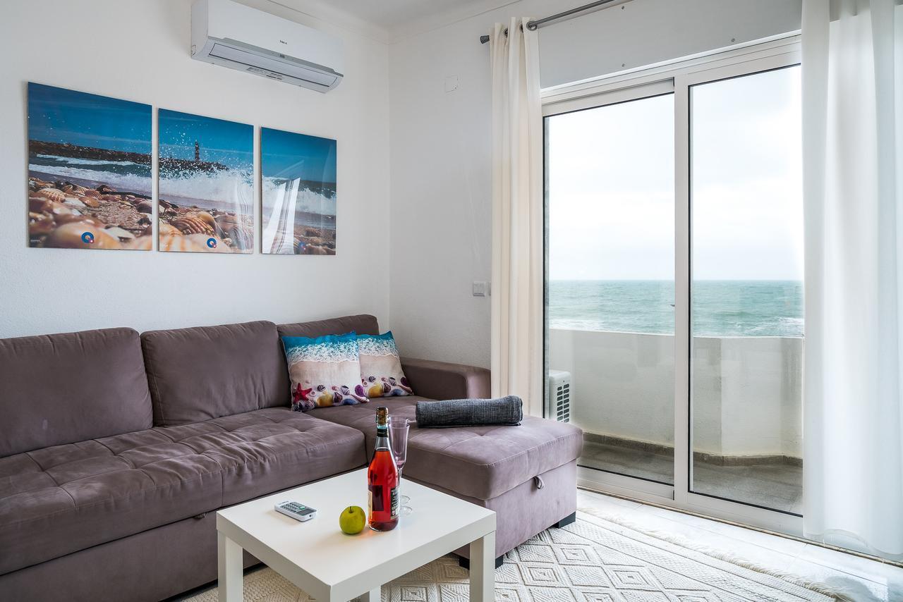 T2 Avenida- Frente Mar, Ar-condicionado, Wifi Apartamento Quarteira
