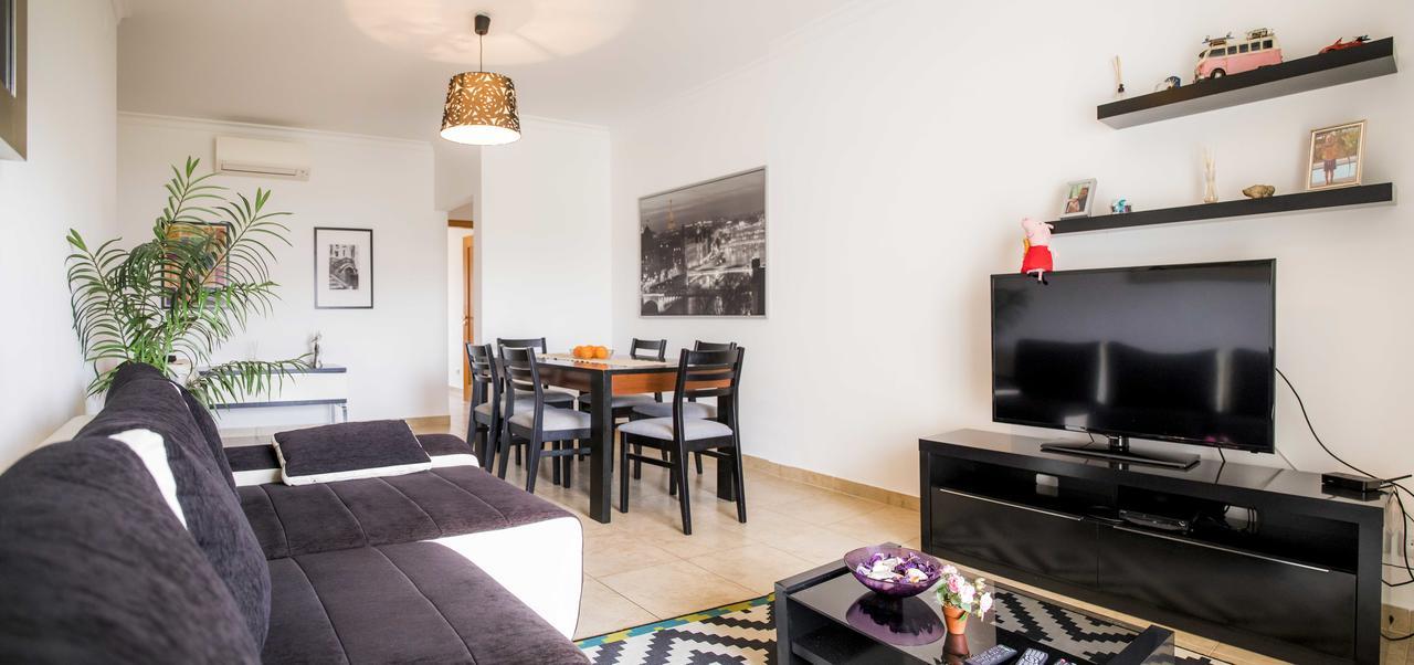 Apartment C02 - Luxury 3 Bed With Pool View