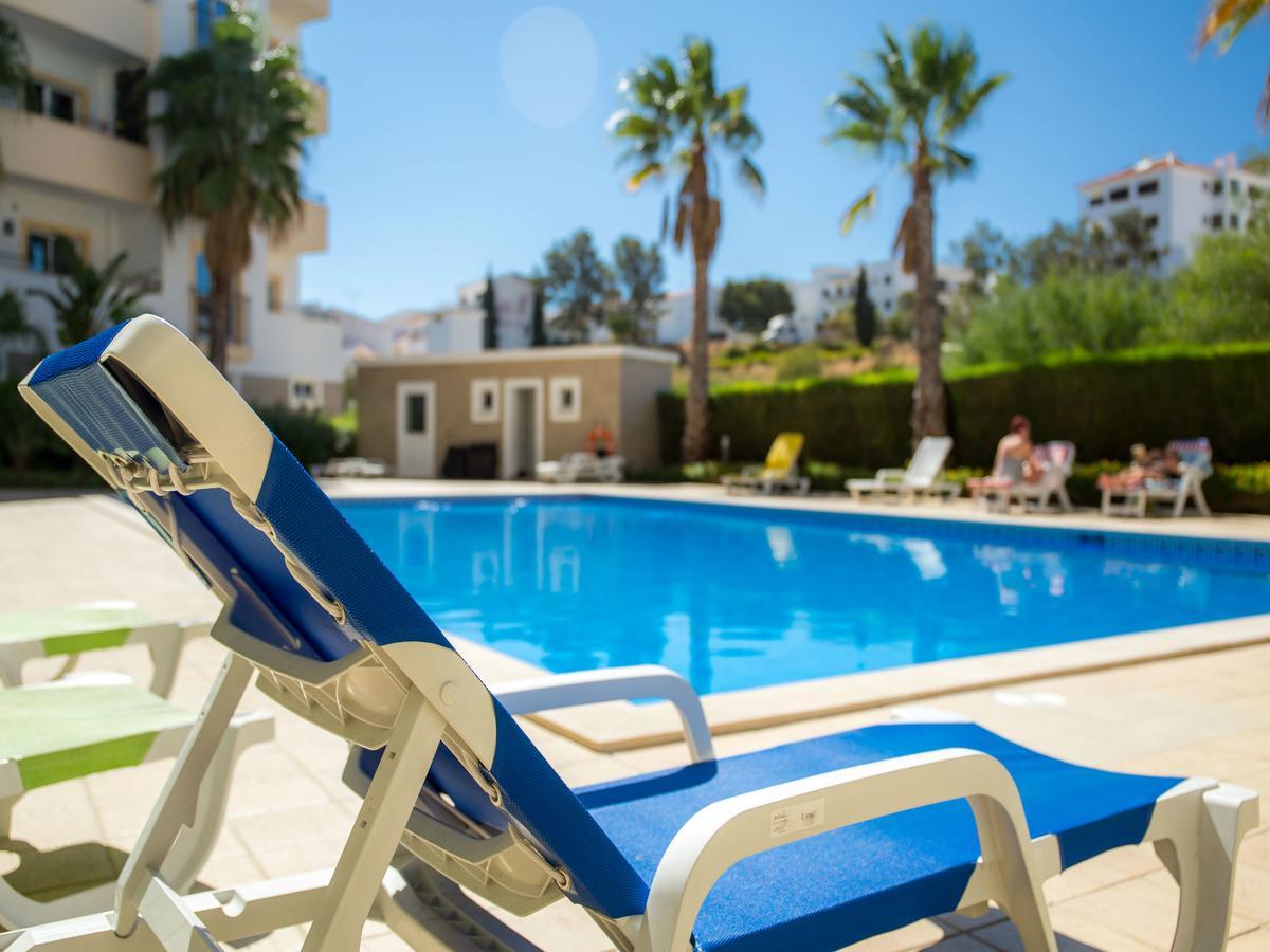 C04 - Pool View 3 Bed Apartamento *