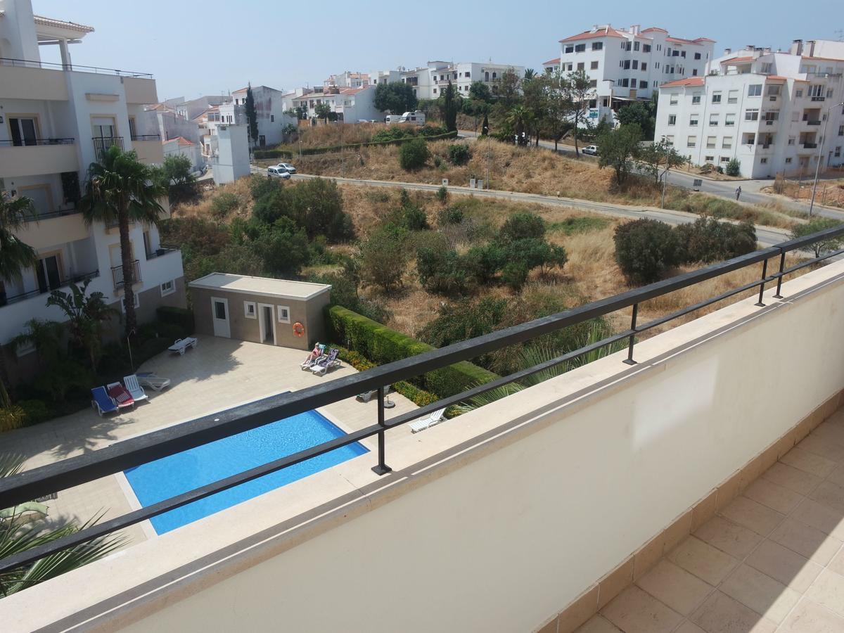 C04 - Pool View 3 Bed * Lagos