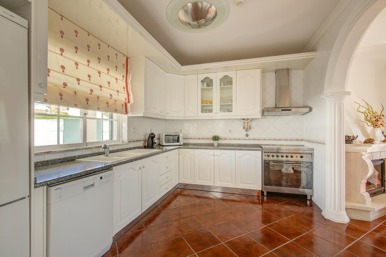 Prime - 5 Suites, Private Pool And Parking, Walk To * Altura