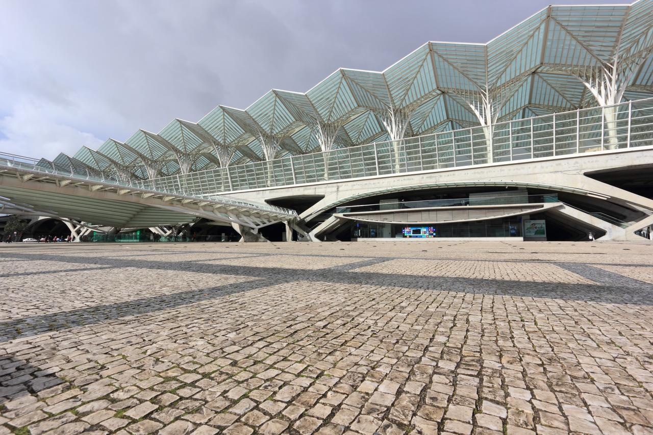 Go Native Vip Fernando Pessoa * Lisbon
