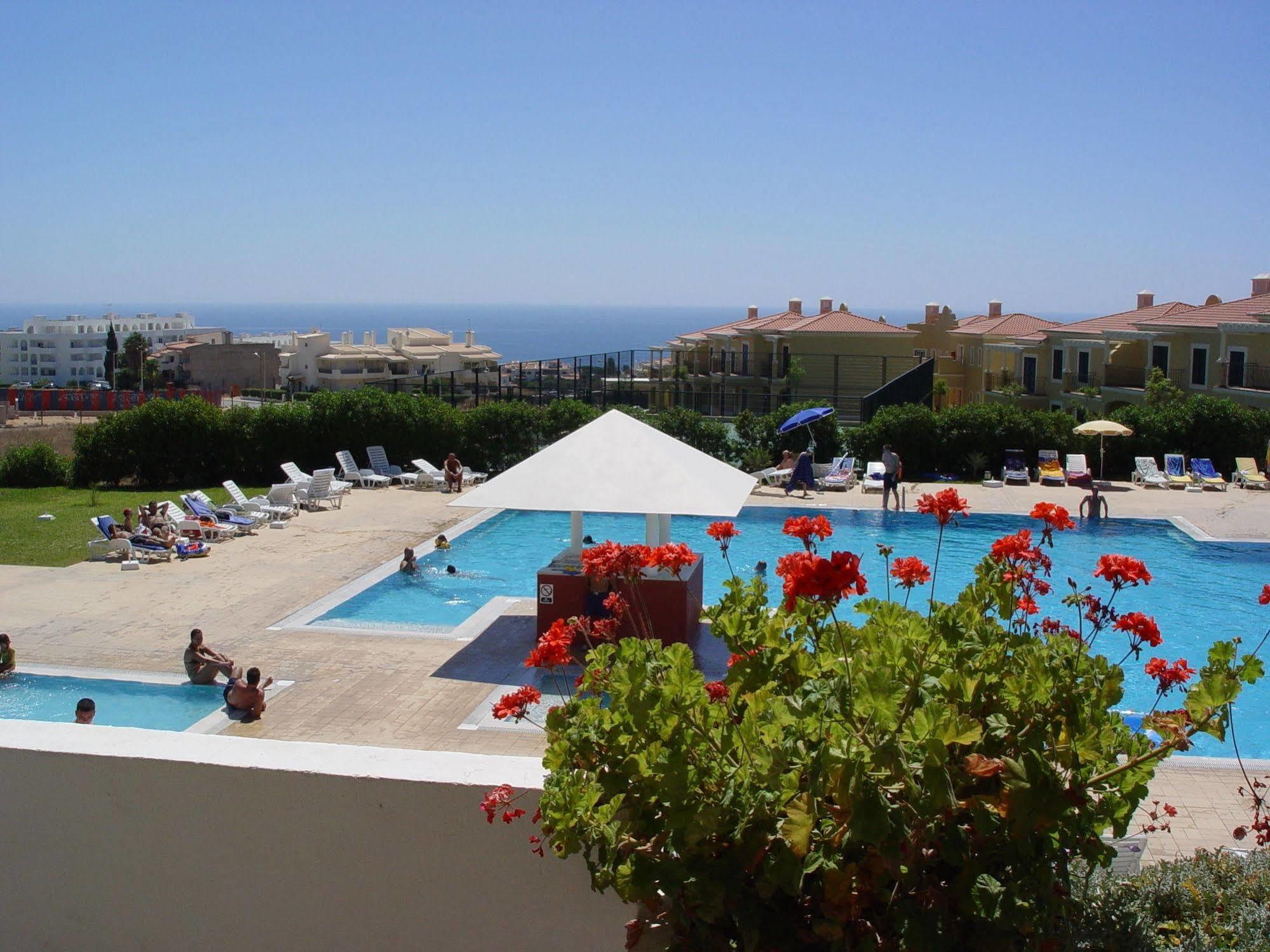 Quinta Figueirinhas & Quintinha Village Aparthotel 3*