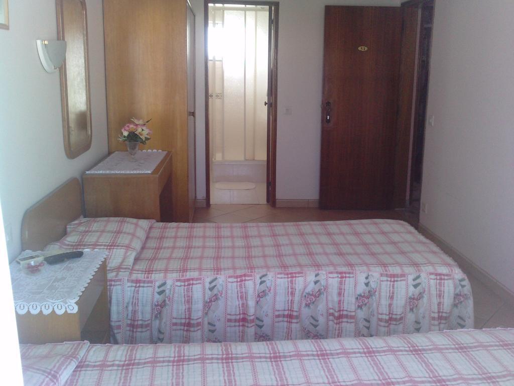 Bed & Breakfast Residencial Nosso Paraiso 3*