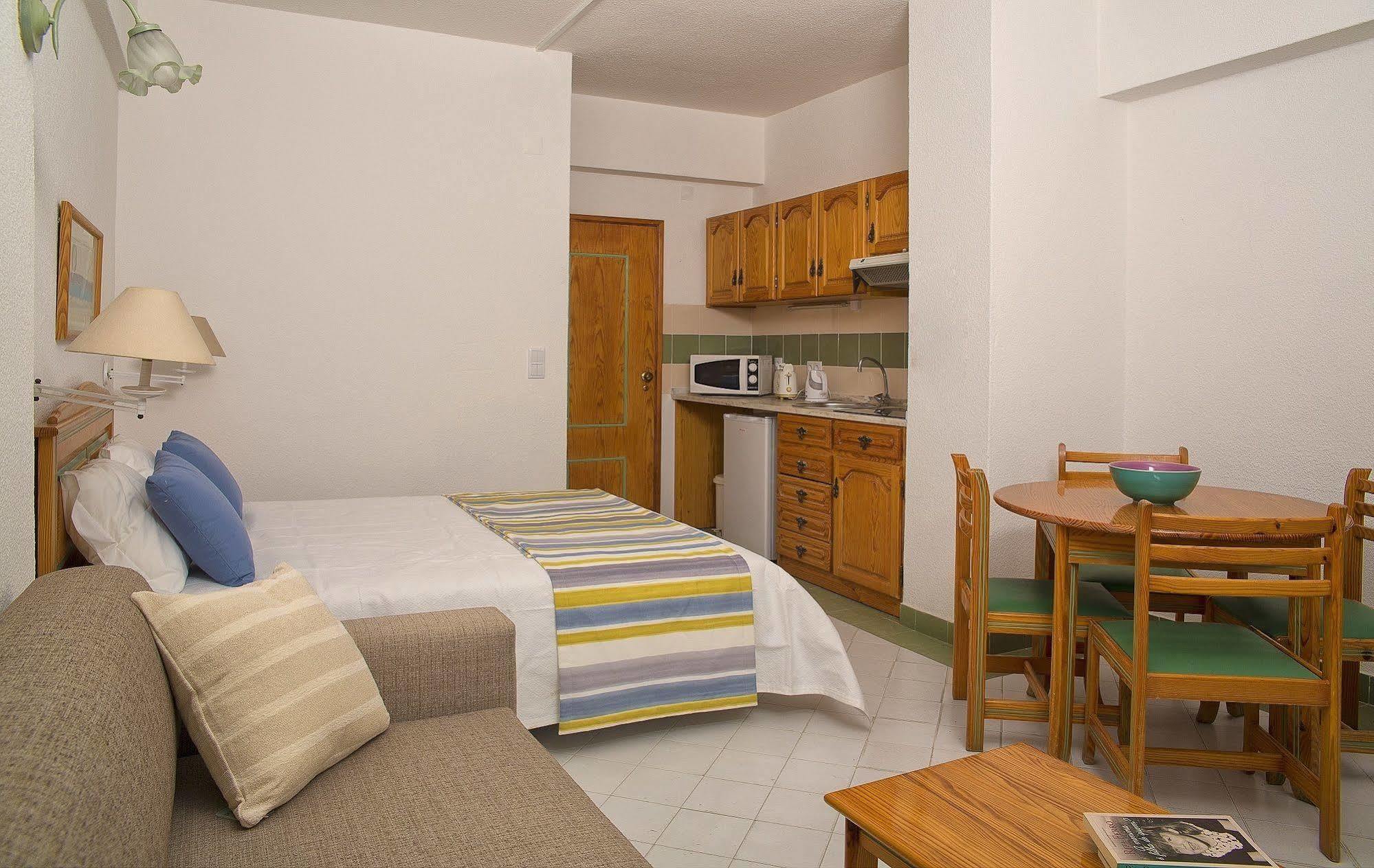 Ourabay - Art & Holidays Aparthotel 4*