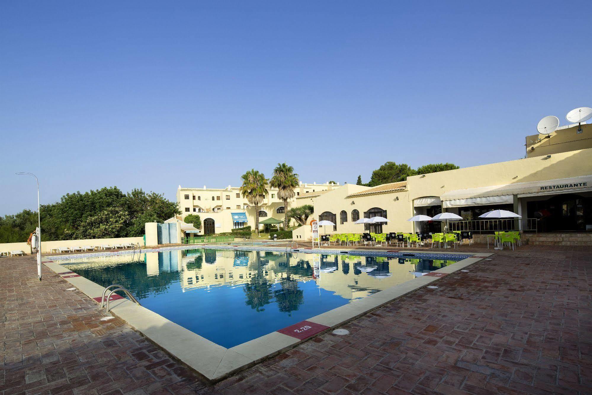 Aparthotel Clube Brisamar 3*