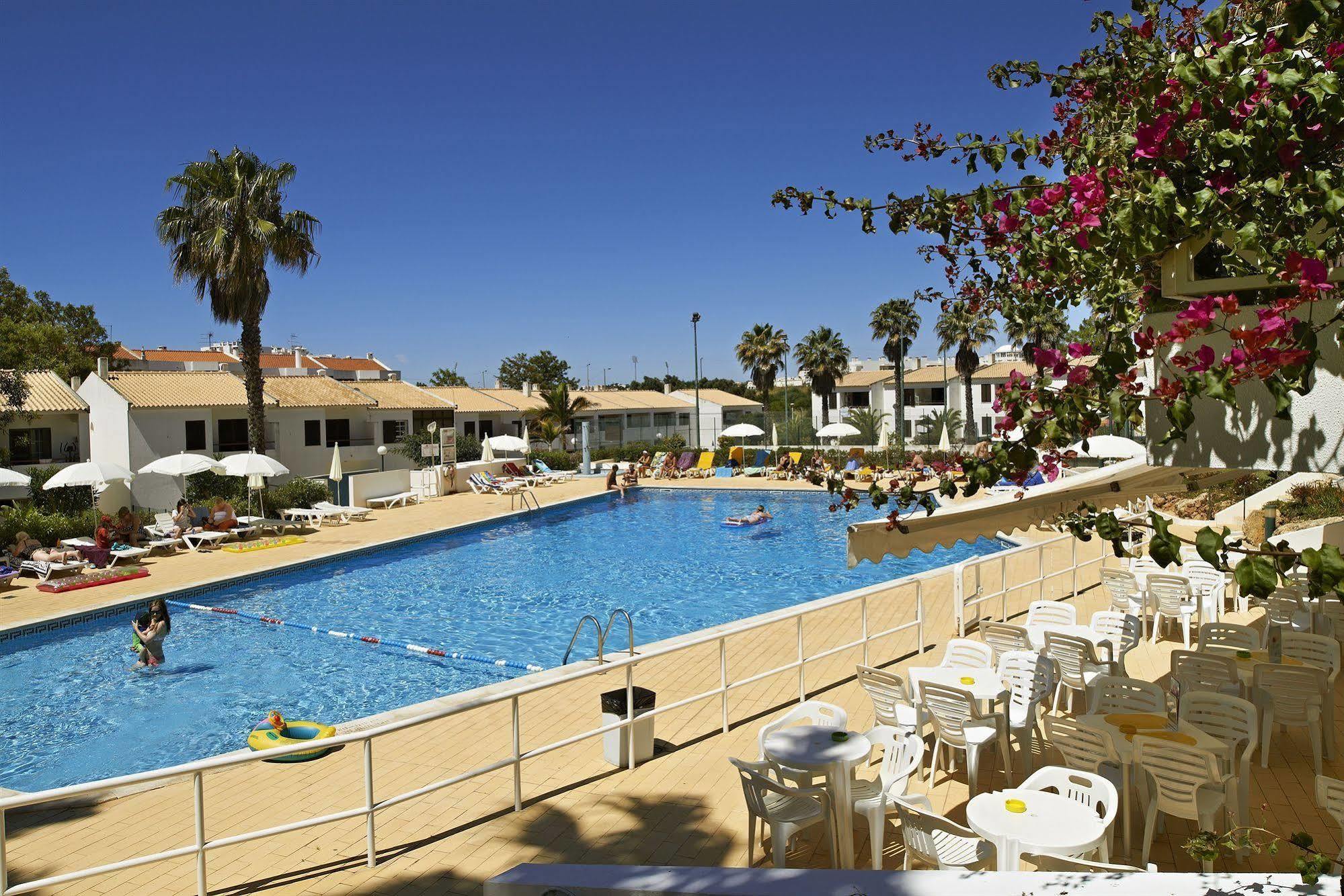 Aparthotel Cheerfulway Alba 3*