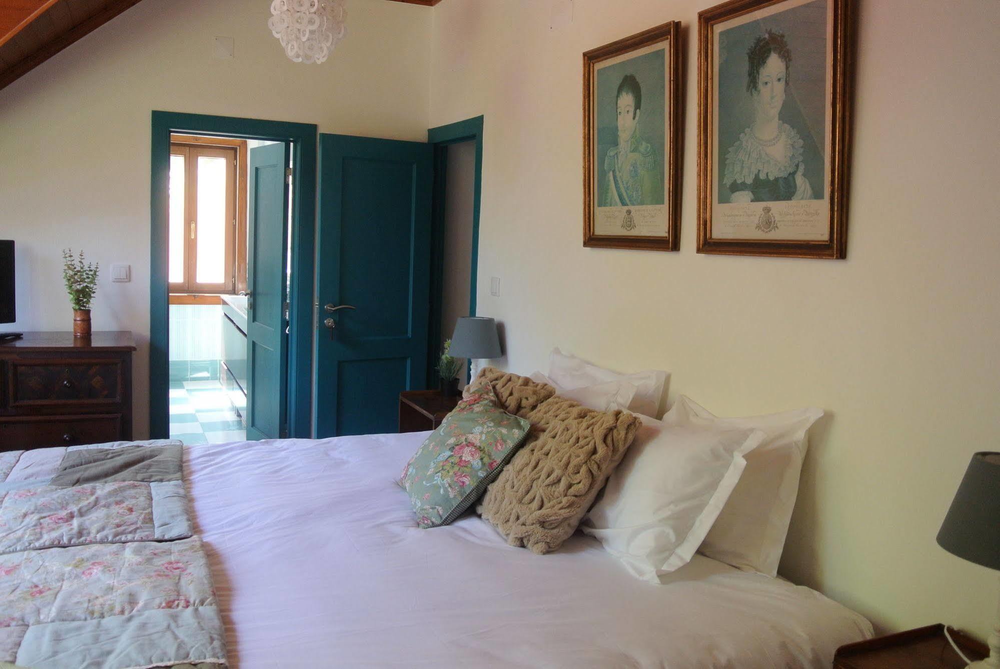 Dos Poetas Bed and breakfast Sintra