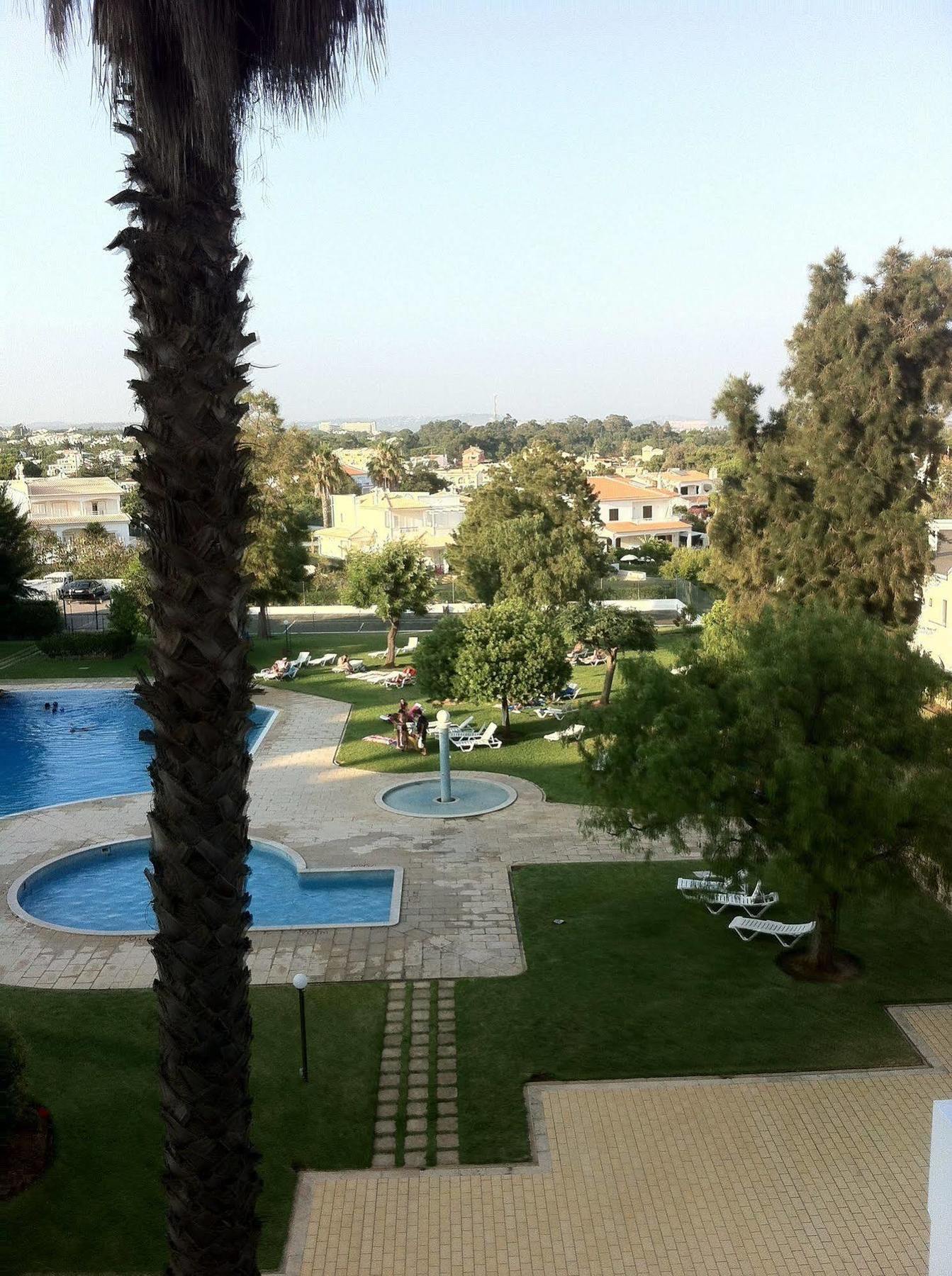 Jeannies Estrela Hotel Oura