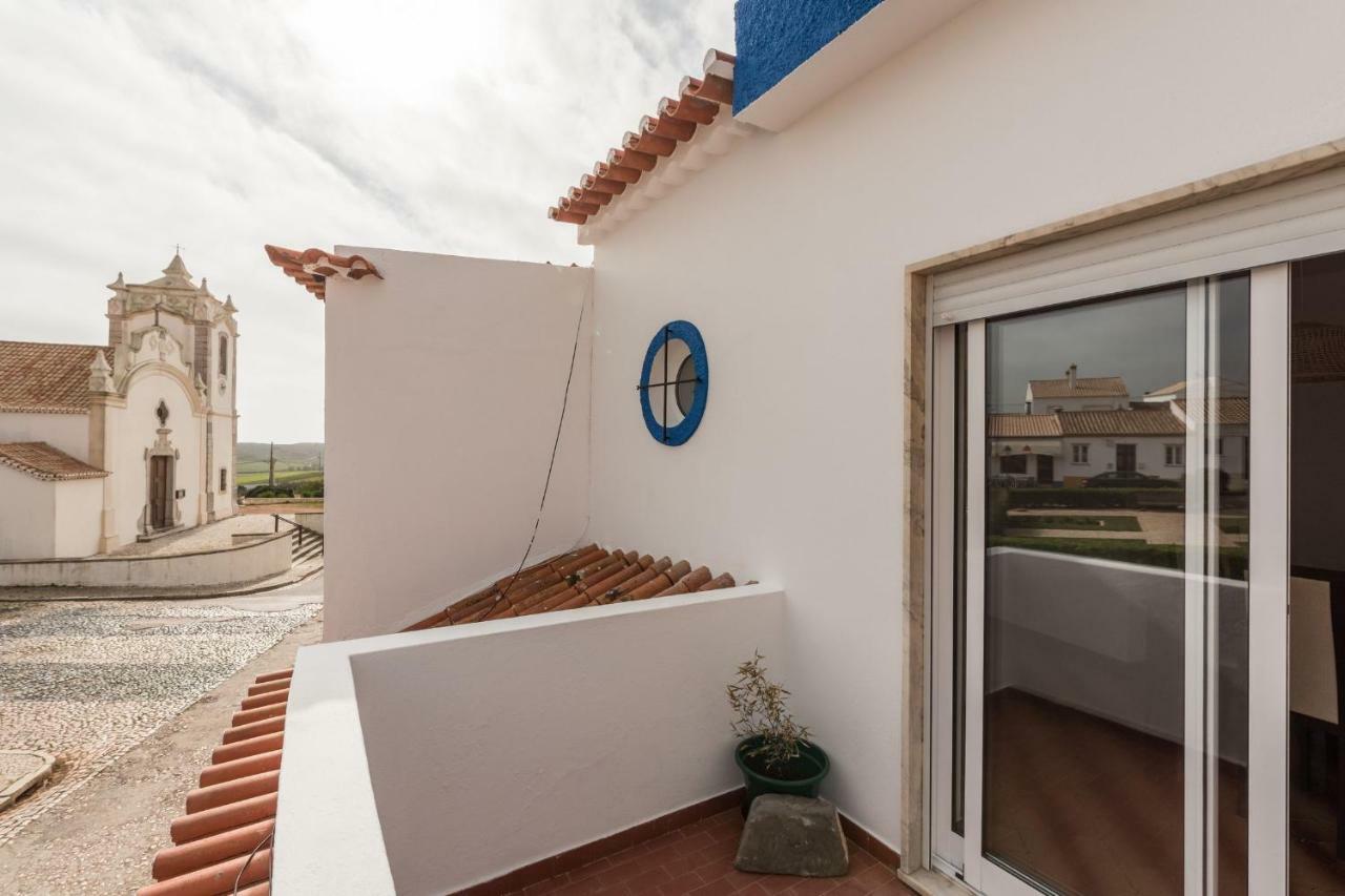 Lovelystay - 3 Bedroom In Apartment Vila do Bispo
