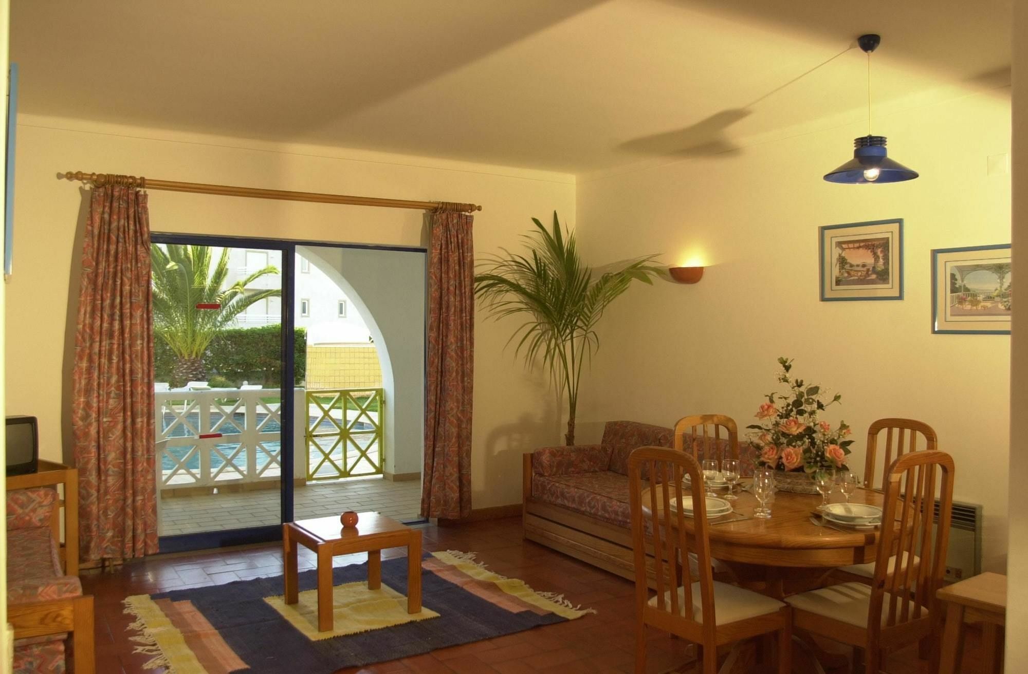 With One Bedroom In Albufeira, With Pool Access And Balcony