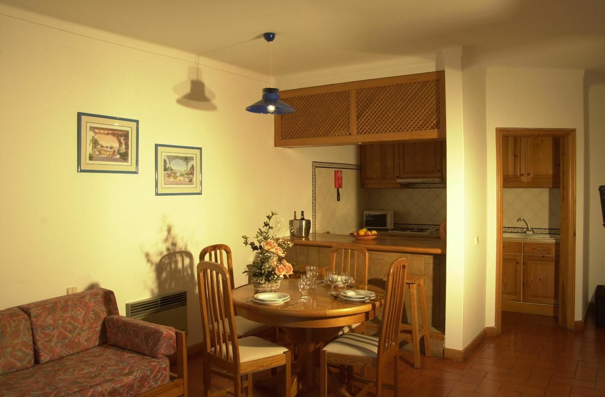 With One Bedroom In Albufeira, With Pool Access And Balcony * Albufeira