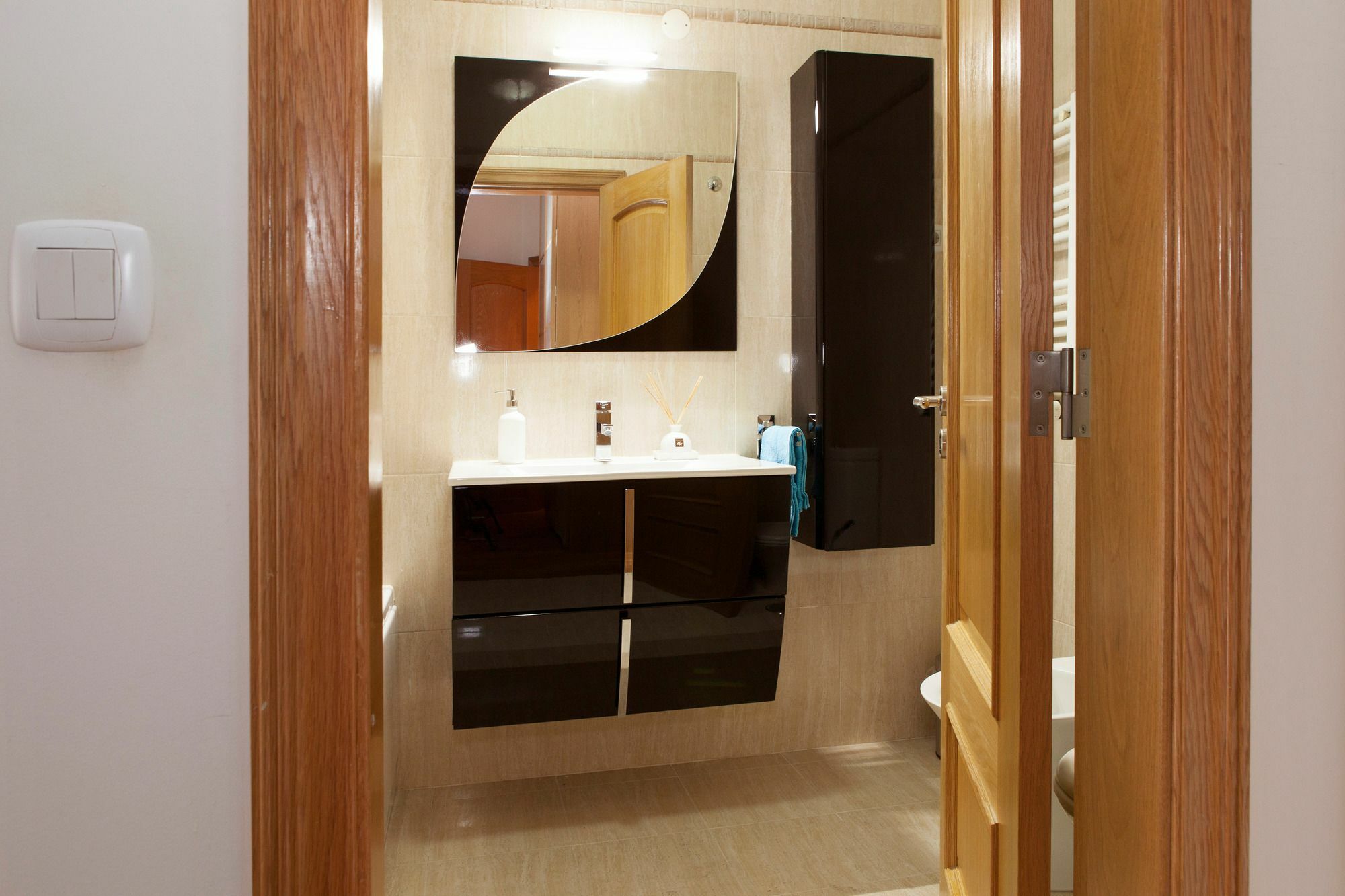 Apartment Expo Deluxe By Homing