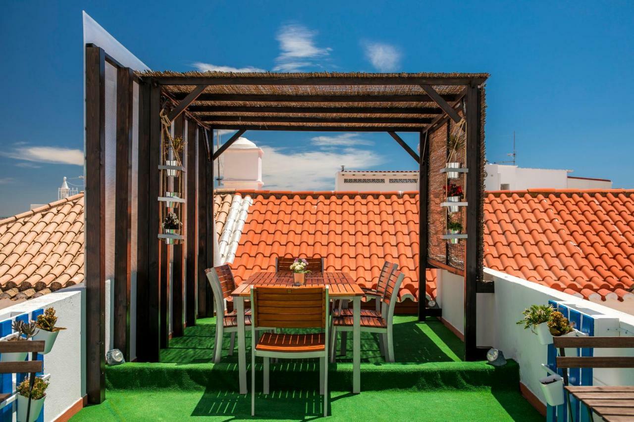 Bed & Breakfast Blue Door Lagos
