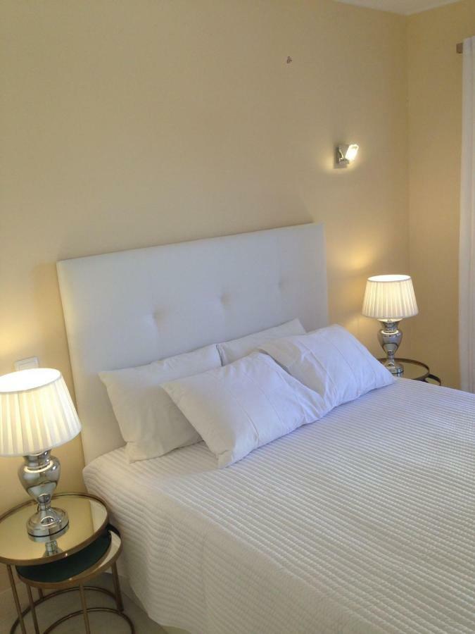Appartement Beachfront Seaview Litoralmar Apt, Fast Wifi, Airco, Pool, Private Parking