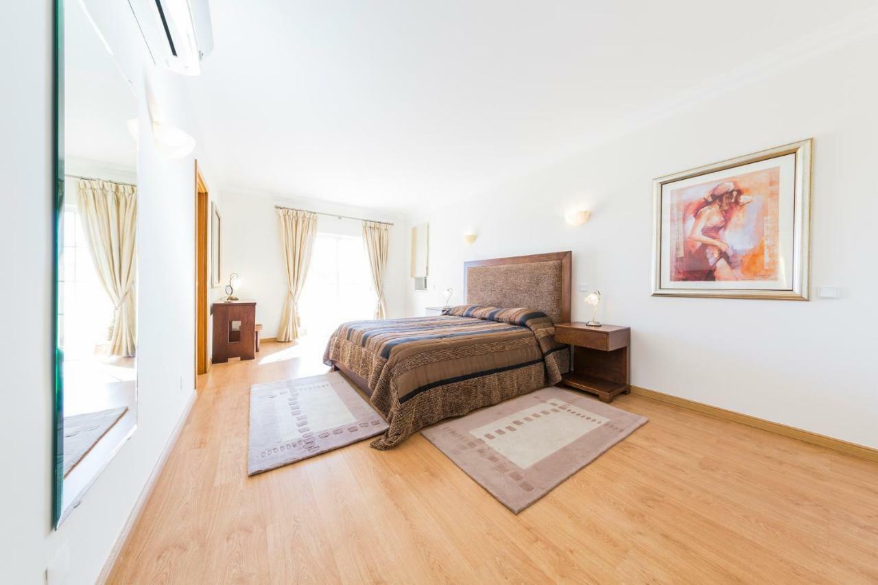 Dia Villa *