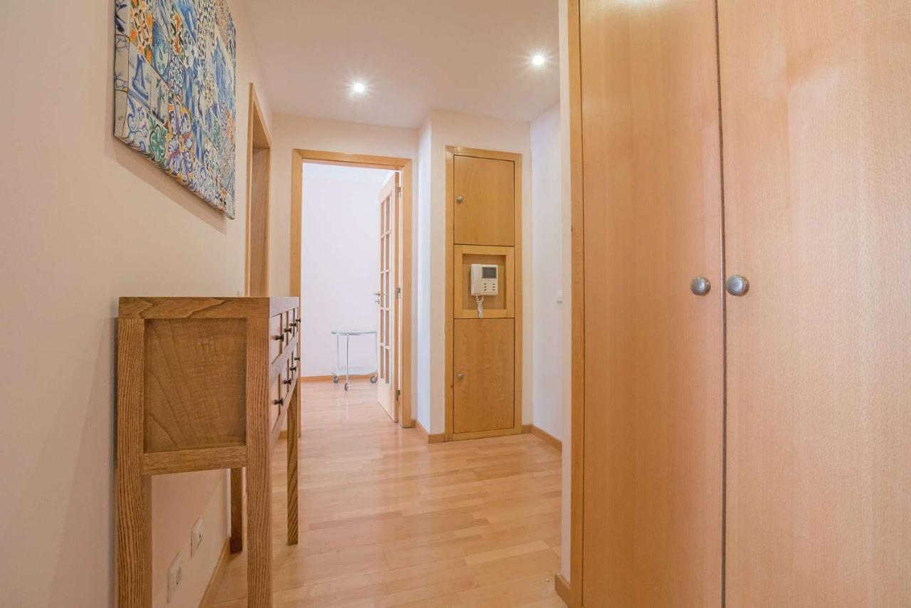 Appartement 1-minute Walk To The Metro And 2 To The Supermarket Lissabon