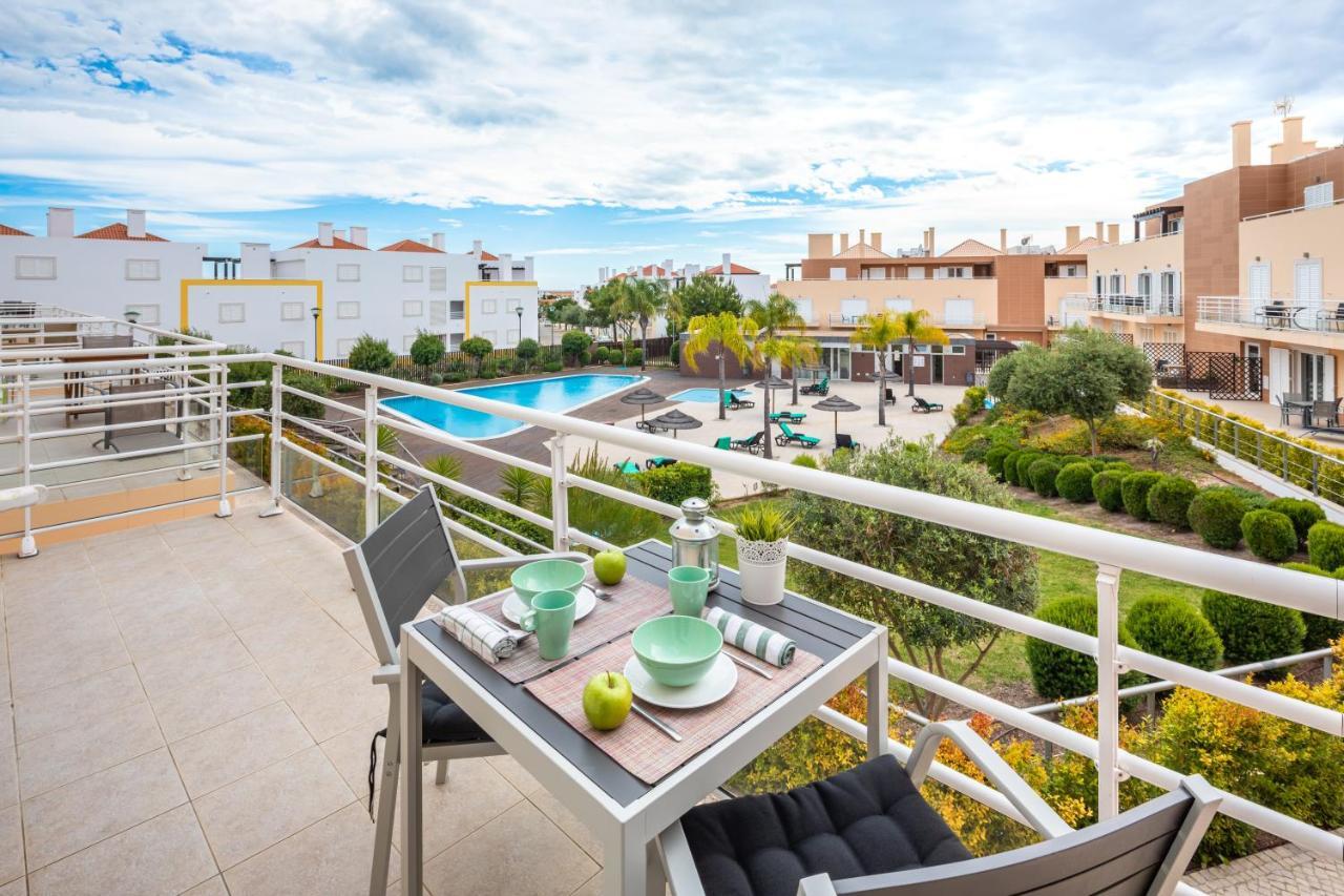 House - Pool View Apartment