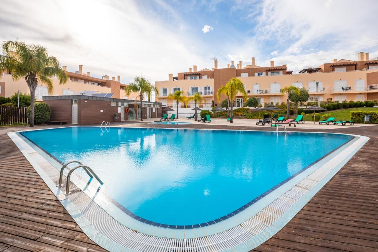 House - Pool View Apartment