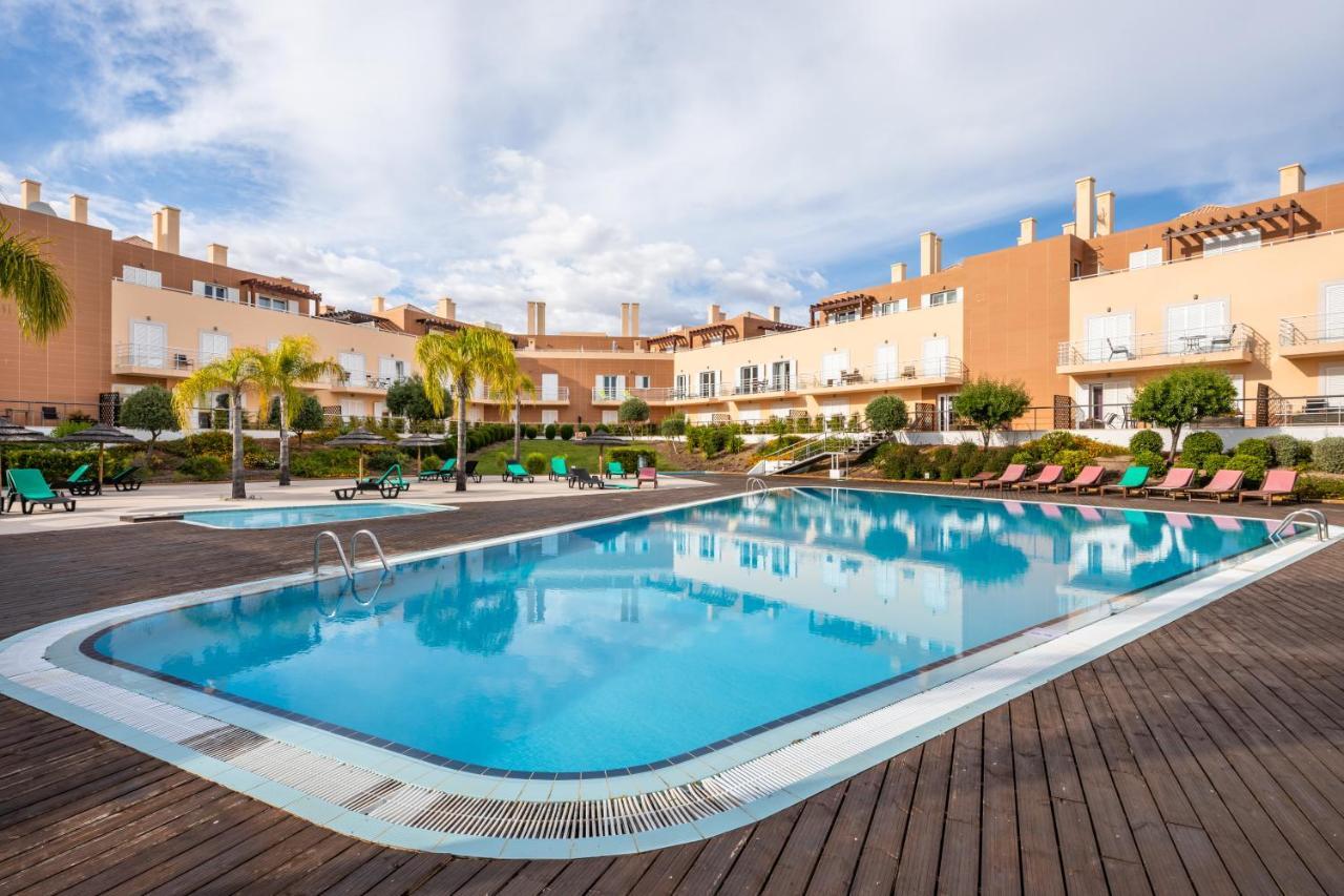 Apartment House - Pool View *