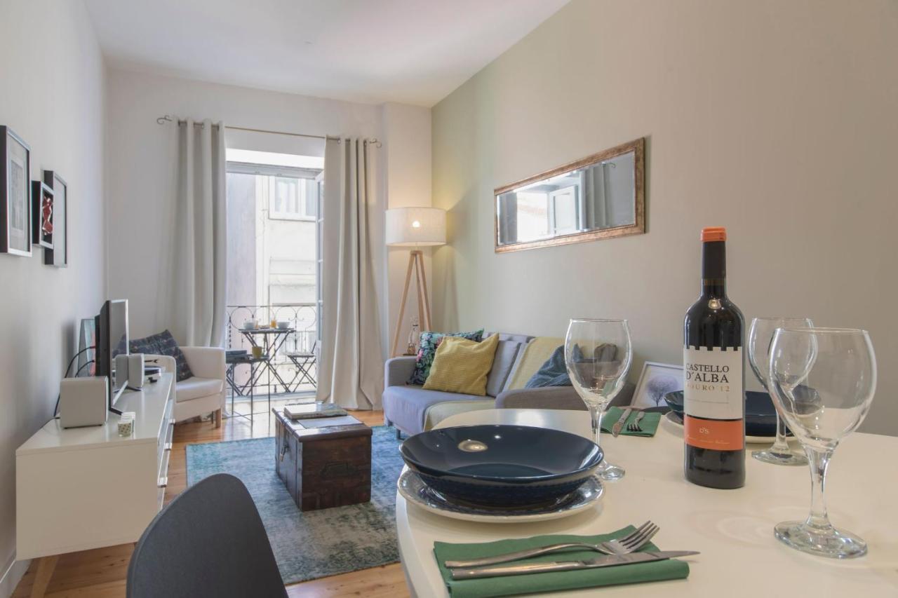 Lovelystay - Sunny Flat W/ Balcony Overseeing Graca And River Appartement Lissabon