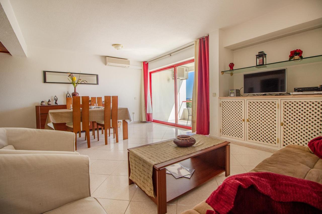 Apartment Caroni