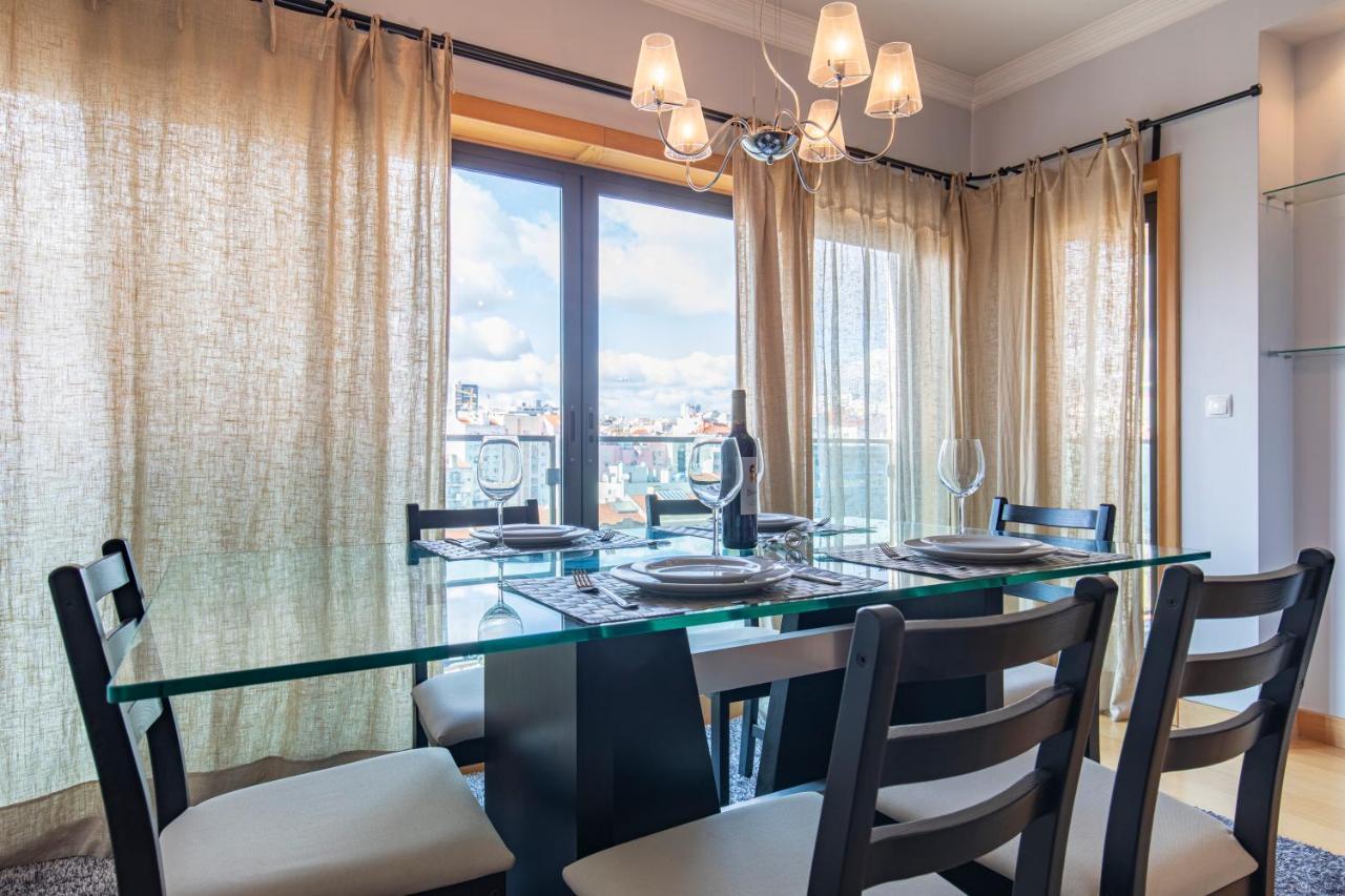 Lovelystay - Modern In Anjos Apartment