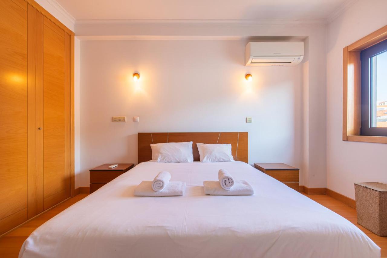 Lovelystay - Modern In Anjos Apartment *