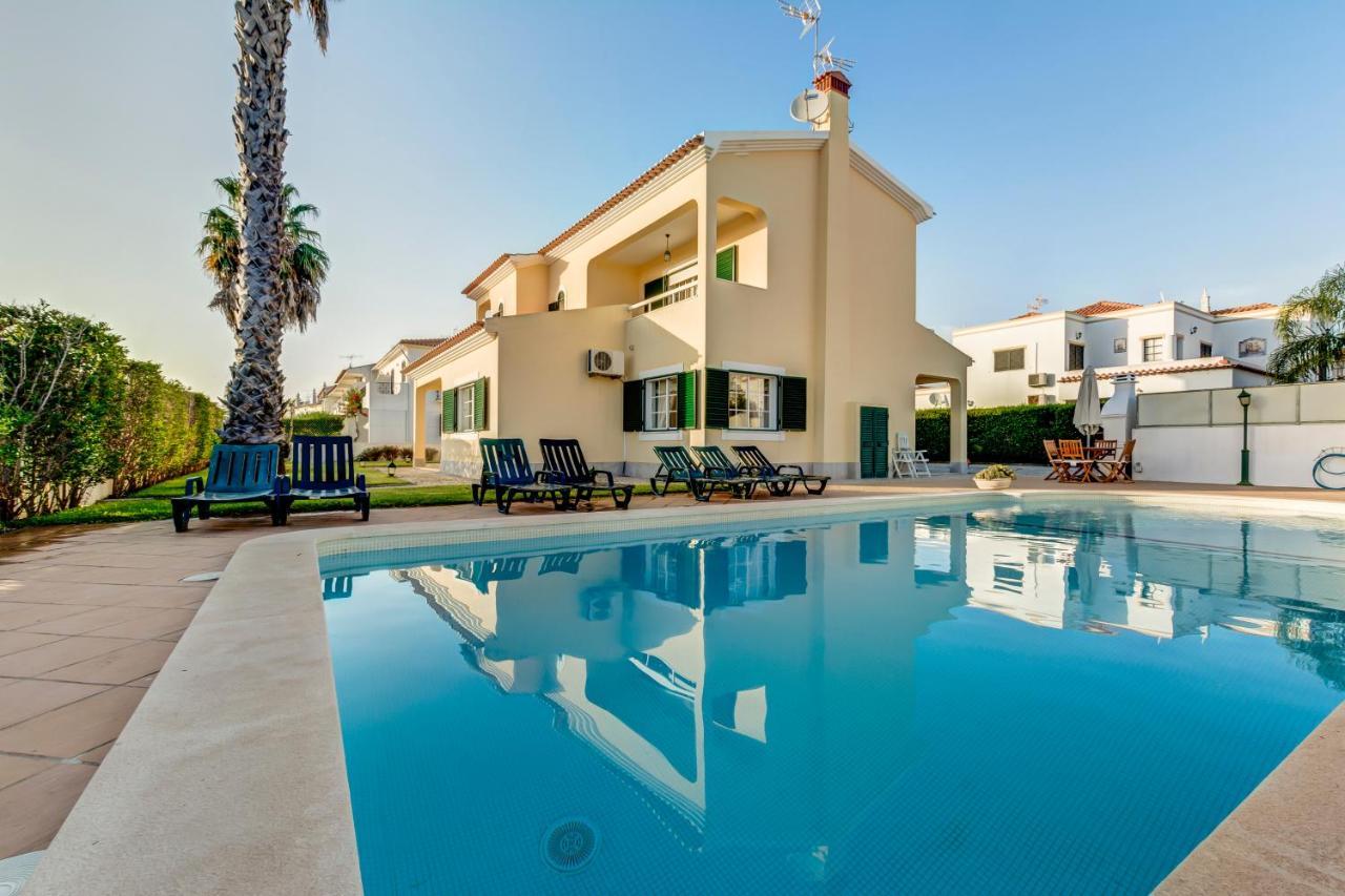 Prime - 5 Suites, Private Pool And Parking, Walk To