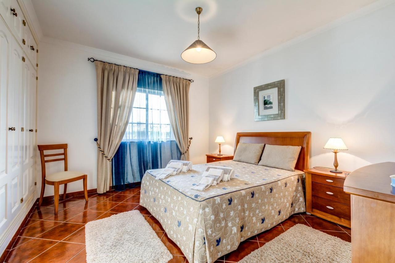 Villa Prime - 5 Suites, Private Pool And Parking, Walk To *