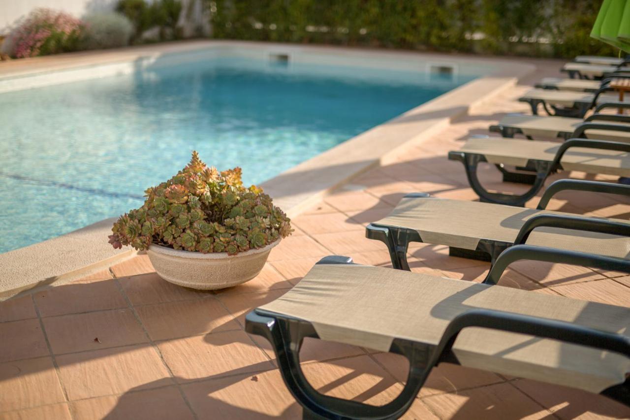 Prime - 5 Suites, Private Pool And Parking, Walk To Altura